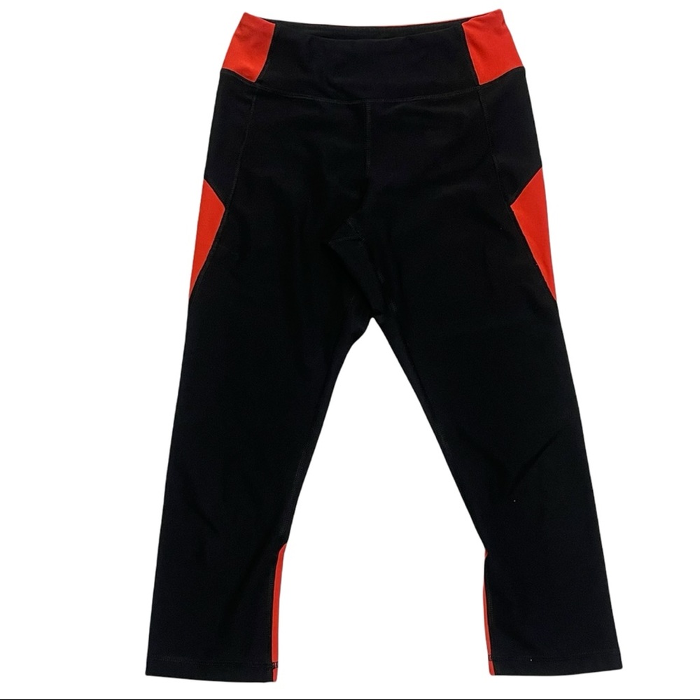 CENTRAL PARK Black and Red Below the Knee Compression Lightweight Capri Leggings